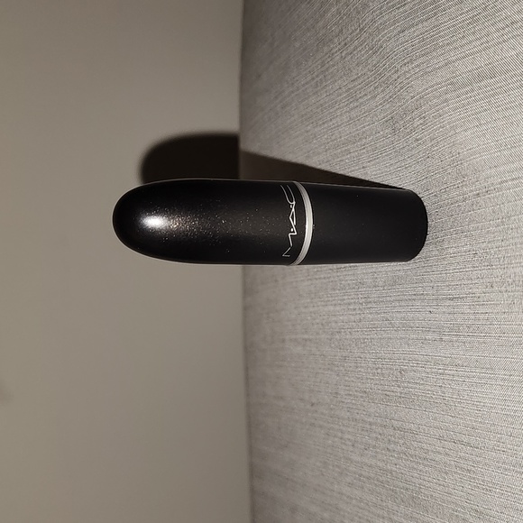 MAC Velvet Teddy Matte Lipstick (Full size) - Picture 5 of 6